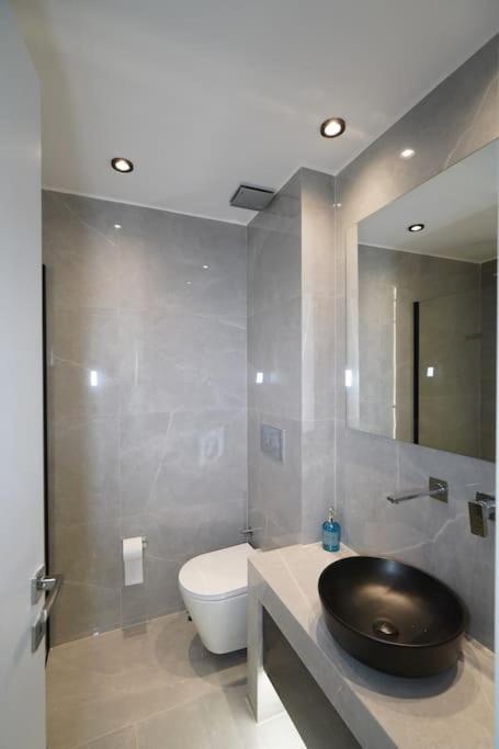 Apartment Brand New 3br With 2 Bathrooms Marousi Athens